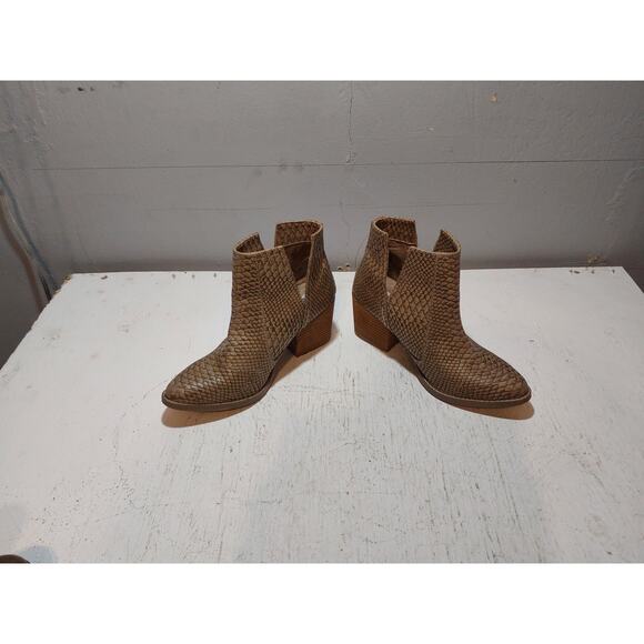 womens not rated - Picture 3 of 6